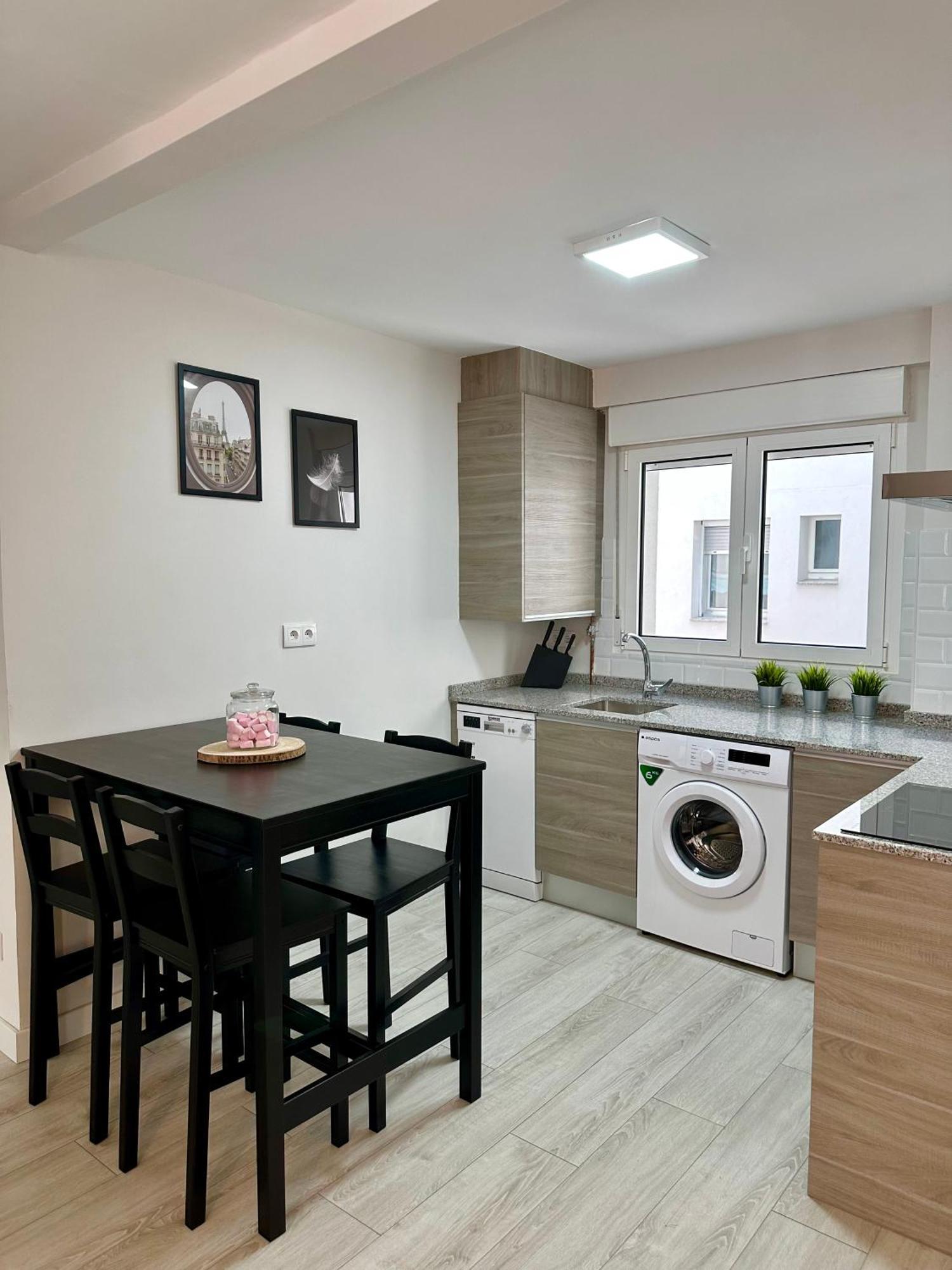 Cozy Flat 5 Mins From The Beach Gijon Exterior photo