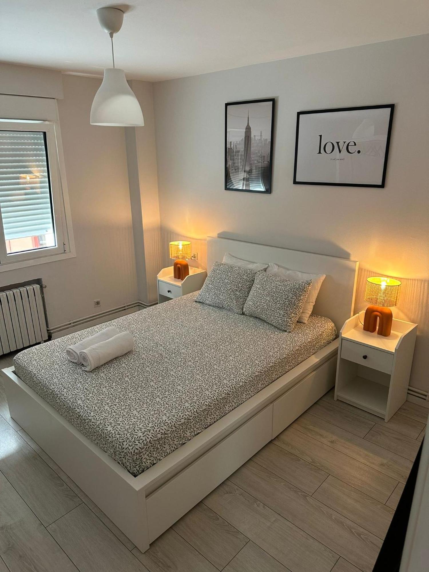 Cozy Flat 5 Mins From The Beach Gijon Exterior photo